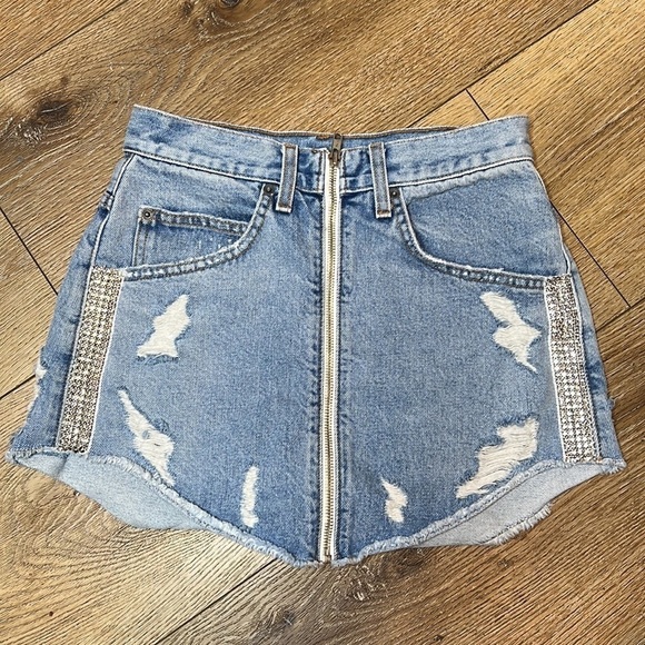 Carmar Beatrice Zip Front Mini Skirt with Rhinestone Trim Size 26 - Picture 3 of 8